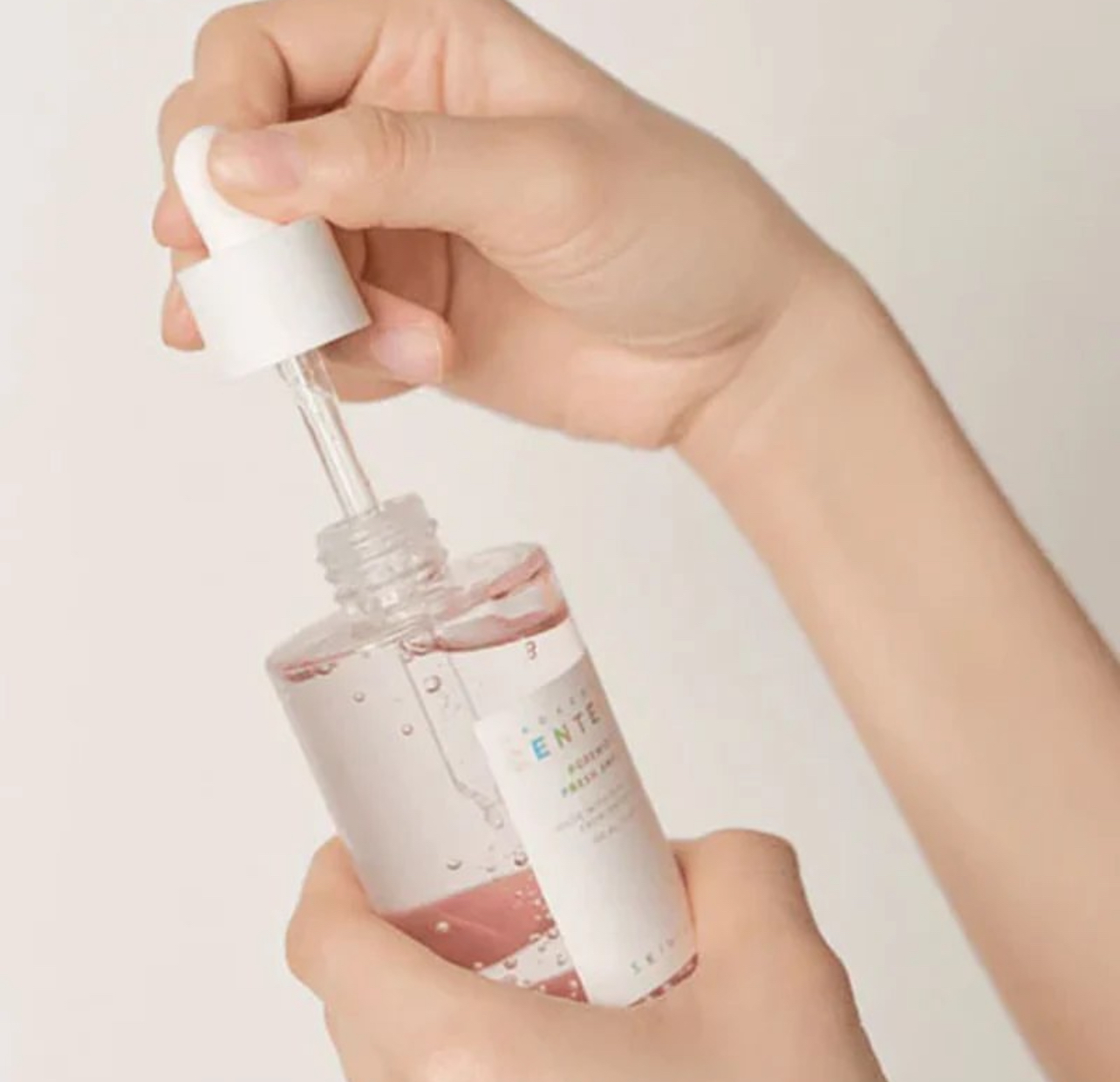 آمپول کوچک کننده منافذ و کنترل چربی سنتلا اسکین ۱۰۰۴